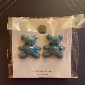 Blue teddy bear stud earrings!